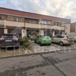 Vstup do domu a garáže